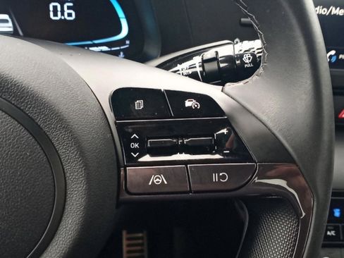 Certified 2025 Hyundai Elantra Sport image 15