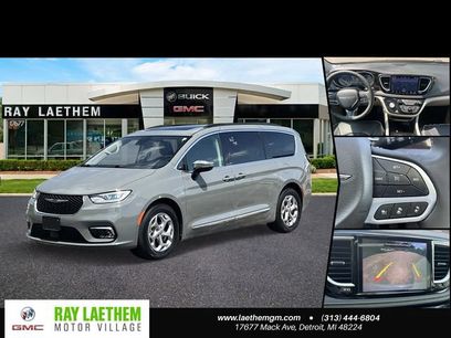Used 2023 Chrysler Pacifica Limited
