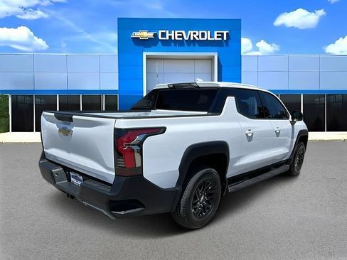 Used 2026 Chevrolet Silverado EV LT AWD/4WD image 3