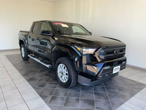 Used 2024 Toyota Tacoma SR5 AWD/4WD image 1