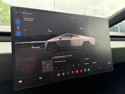 Used 2024 Tesla Cybertruck AWD Crew Cab image 41