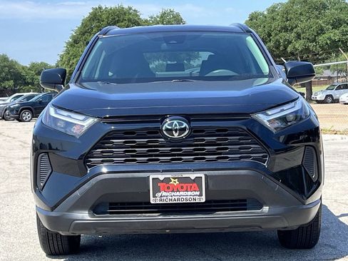Used 2025 Toyota RAV4 LE AWD/4WD image 7
