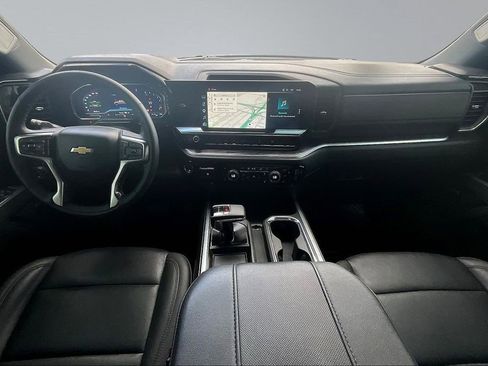 Used 2025 Chevrolet Silverado 1500 LTZ AWD/4WD image 9