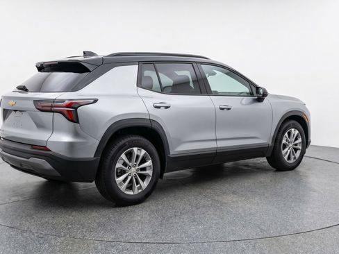 Used 2025 Chevrolet Equinox LT AWD/4WD image 9