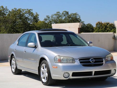 Used 2003 Nissan Maxima SE FWD image 3