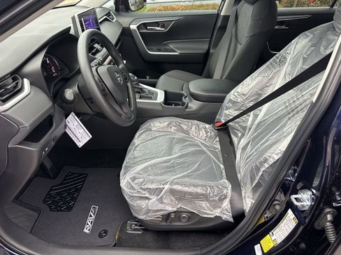 Used 2025 Toyota RAV4 XLE image 16
