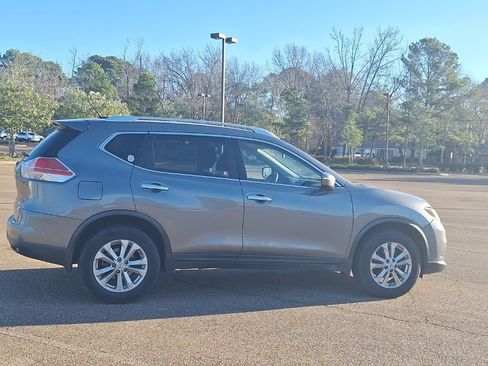 Used 2015 Nissan Rogue SV image 7