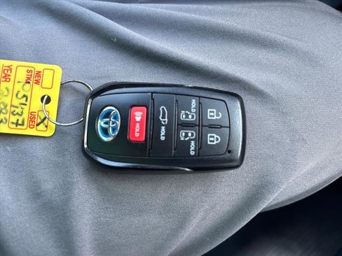 Used 2023 Toyota Sienna XLE image 26