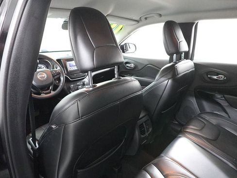 Used 2019 Jeep Cherokee Latitude Plus image 24