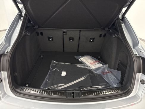 New 2025 Porsche Macan image 33