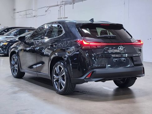 Used 2023 Lexus UX 250h FWD w/ Accessory Package (Z2) image 11