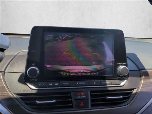 Used 2024 Nissan Altima 2.5 SV FWD image 13