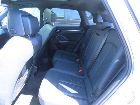 Used 2021 Audi Q3 2.0T Premium w/ Convenience Package AWD/4WD image 8