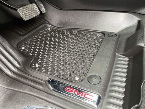 Used 2024 GMC Sierra 1500 AT4 w/ Technology Package image 36