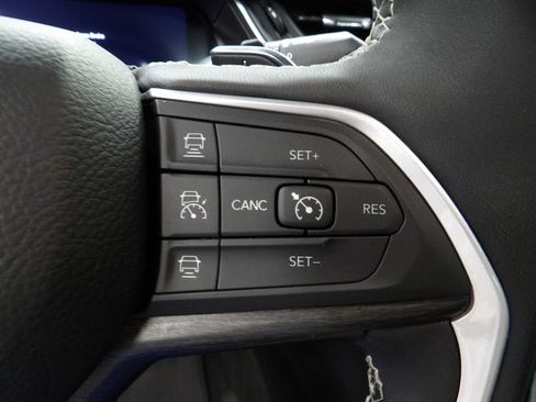 Used 2024 Jeep Grand Cherokee Limited AWD/4WD image 48