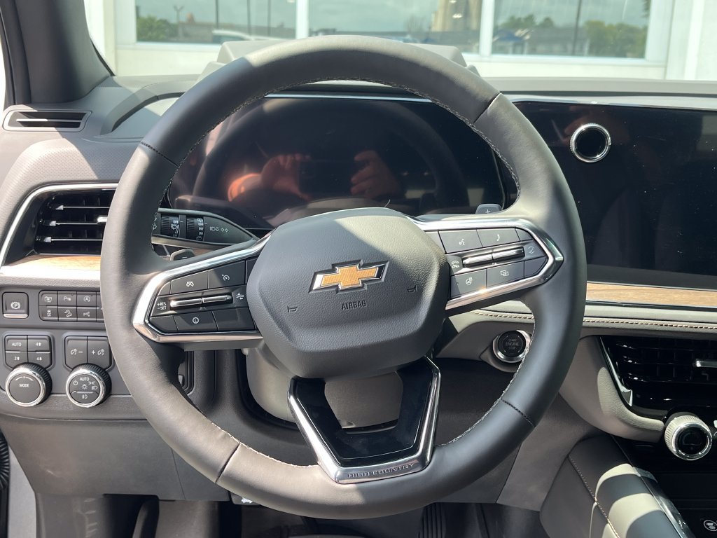 New 2026 Chevrolet Tahoe High Country w/ Sun And Tow Package AWD/4WD image 14