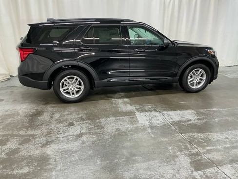 New 2026 Ford Explorer Active AWD/4WD image 2