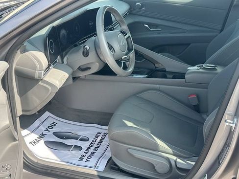 Used 2024 Hyundai Elantra SEL w/ Convenience Package FWD image 15