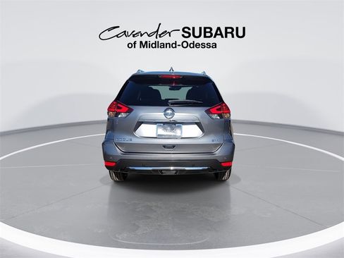 Used 2019 Nissan Rogue SV image 7