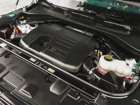 Used 2025 Land Rover Range Rover SE image 36