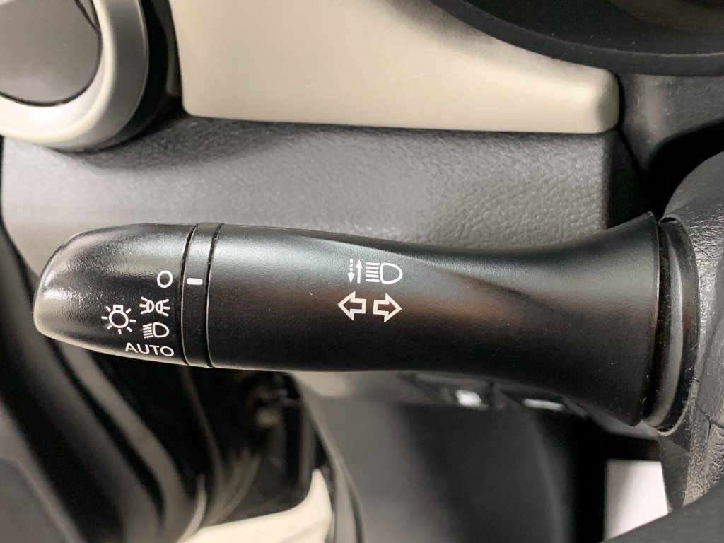 Used 2020 Nissan Versa SV FWD image 23