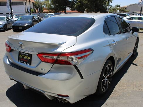 Used 2018 Toyota Camry SE FWD image 36