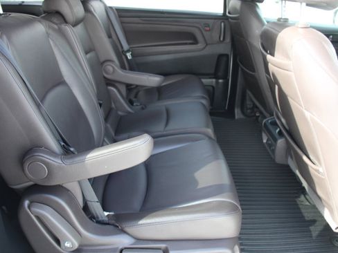 Used 2018 Honda Odyssey Elite image 19