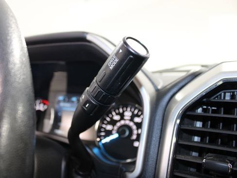 Used 2018 Ford F150 Lariat image 25