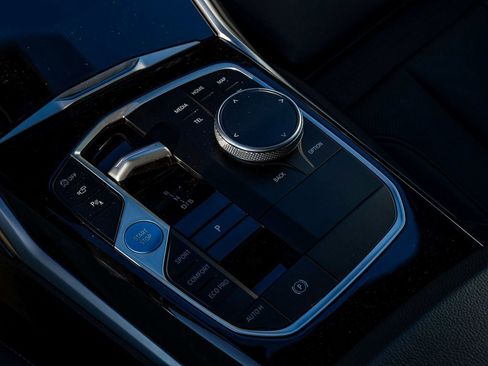 Used 2024 BMW i4 xDrive40i image 25