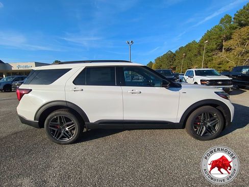 New 2026 Ford Explorer ST-Line w/ ST-Line Street Pack RWD image 3