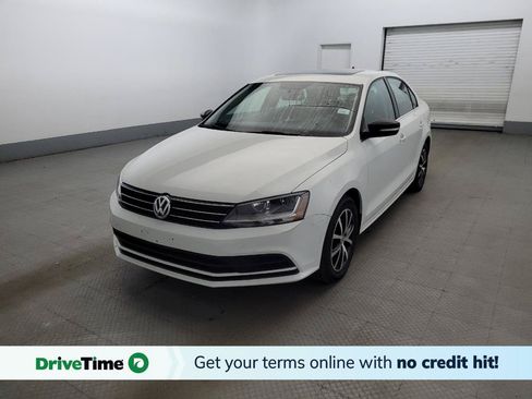 Used 2017 Volkswagen Jetta SE FWD image 1