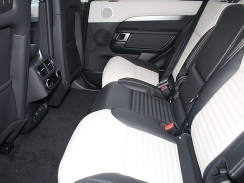 New 2026 Land Rover Discovery Limited Edition AWD/4WD image 21