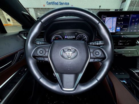 Used 2021 Toyota Venza Limited w/ Carpet Mat Package (TMS) AWD/4WD image 16