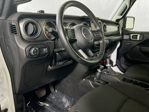 Used 2023 Jeep Gladiator Sport AWD/4WD image 9