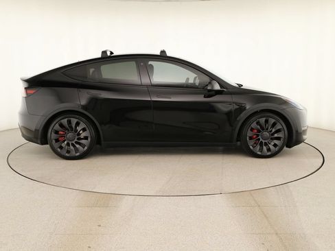 Used 2023 Tesla Model Y Performance AWD/4WD image 8