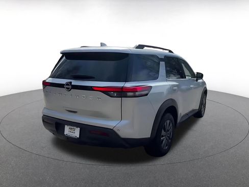 Used 2025 Nissan Pathfinder SV image 14