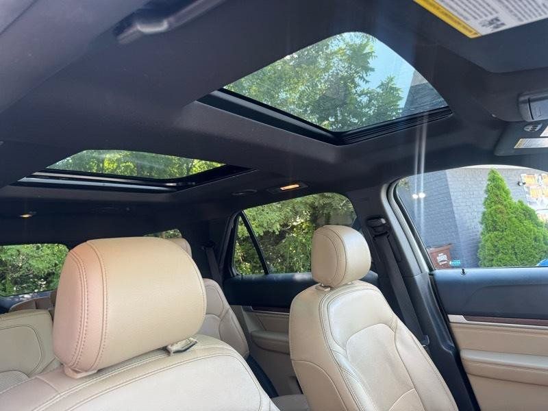 Used 2017 Ford Explorer Limited FWD image 10