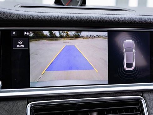 Used 2018 Porsche Panamera 4 image 13