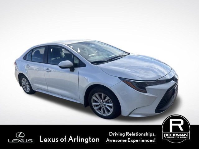 Used 2026 Toyota Corolla LE w/ LE Premium Package FWD image 2