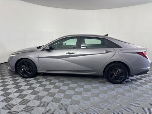 Used 2023 Hyundai Elantra SEL FWD image 33