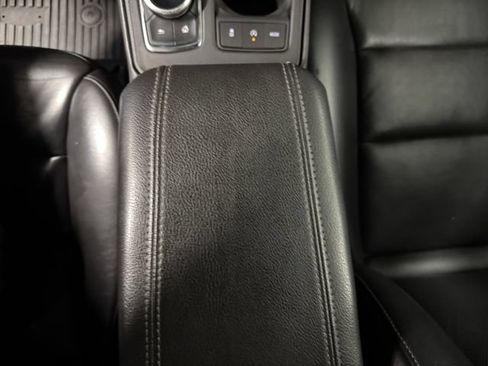 Used 2019 Cadillac XT4 Premium Luxury AWD/4WD image 14