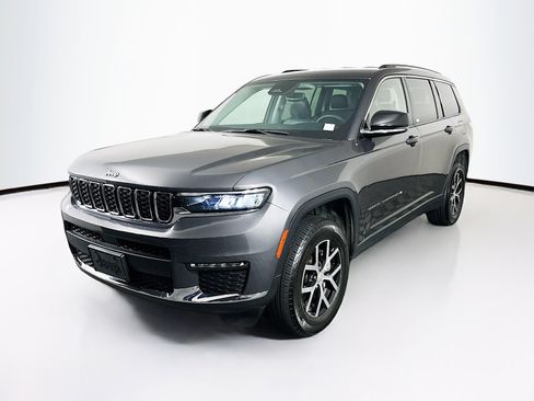Used 2023 Jeep Grand Cherokee L Limited w/ Trailer Tow Group (B) AWD/4WD image 3