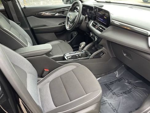 Used 2026 Chevrolet TrailBlazer LT w/ Convenience Package AWD/4WD image 17
