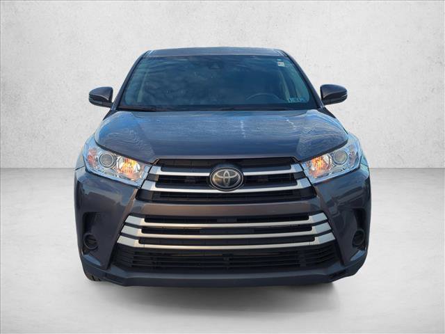 Used 2017 Toyota Highlander LE AWD/4WD image 2