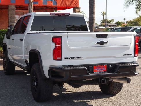 Used 2024 Chevrolet Silverado 2500 ZR2 w/ Technology Package AWD/4WD image 6