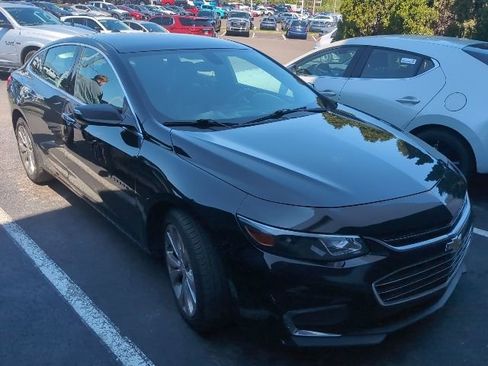Used 2018 Chevrolet Malibu Premier FWD image 2