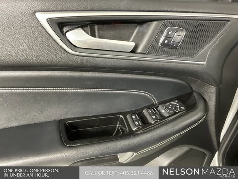 Used 2018 Ford Edge Titanium image 17