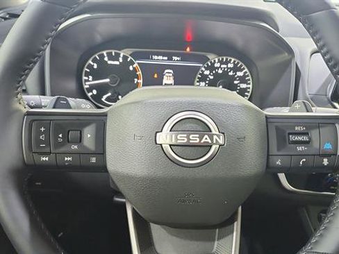 Used 2025 Nissan Rogue SV w/ SV Premium Package FWD image 38