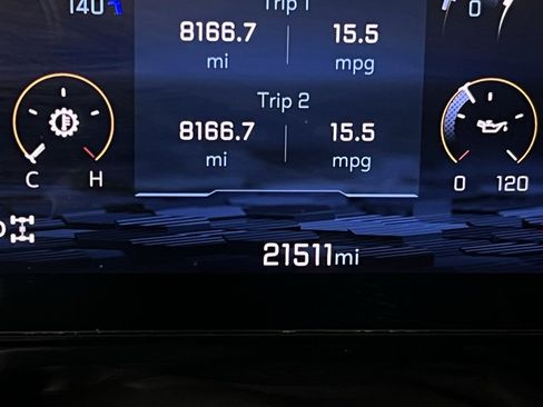 Used 2025 Chevrolet Suburban Z71 image 19