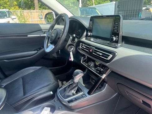 Used 2021 Kia Seltos LX AWD/4WD image 28